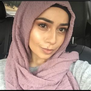 Meet your Posher, Aisha